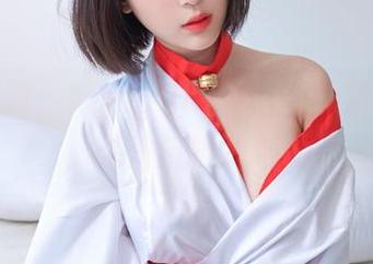 灰丝情迷：Kang Inkyung的精选作品，无法抗拒的魅力